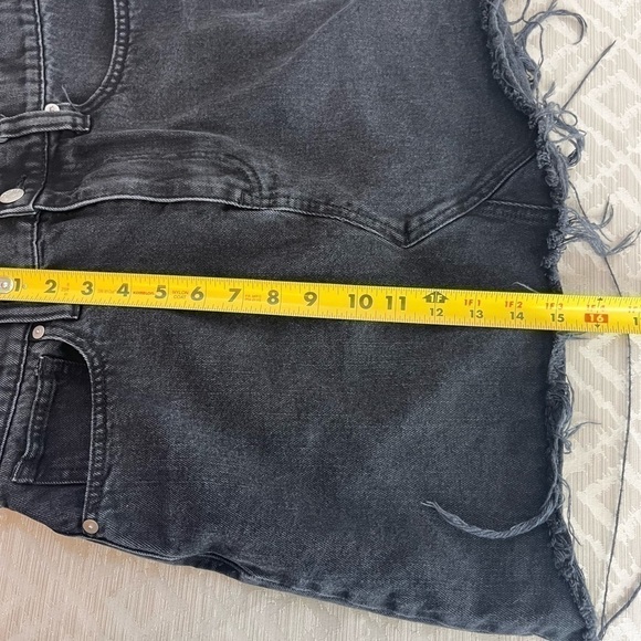 Madewell Denim Frisco Mini Skirt Black Raw Hem Size 29 Waist - Picture 7 of 7